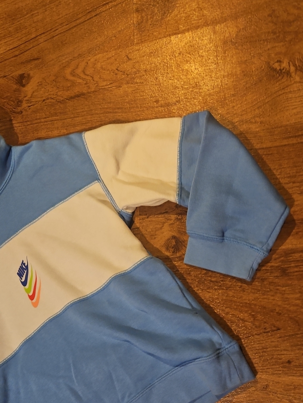 Girls Nike Hoodie Size Small - Picture 4 of 7